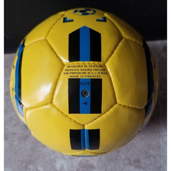 Dribble Up Soccer Ball Size 4 - Picture 3 of 3